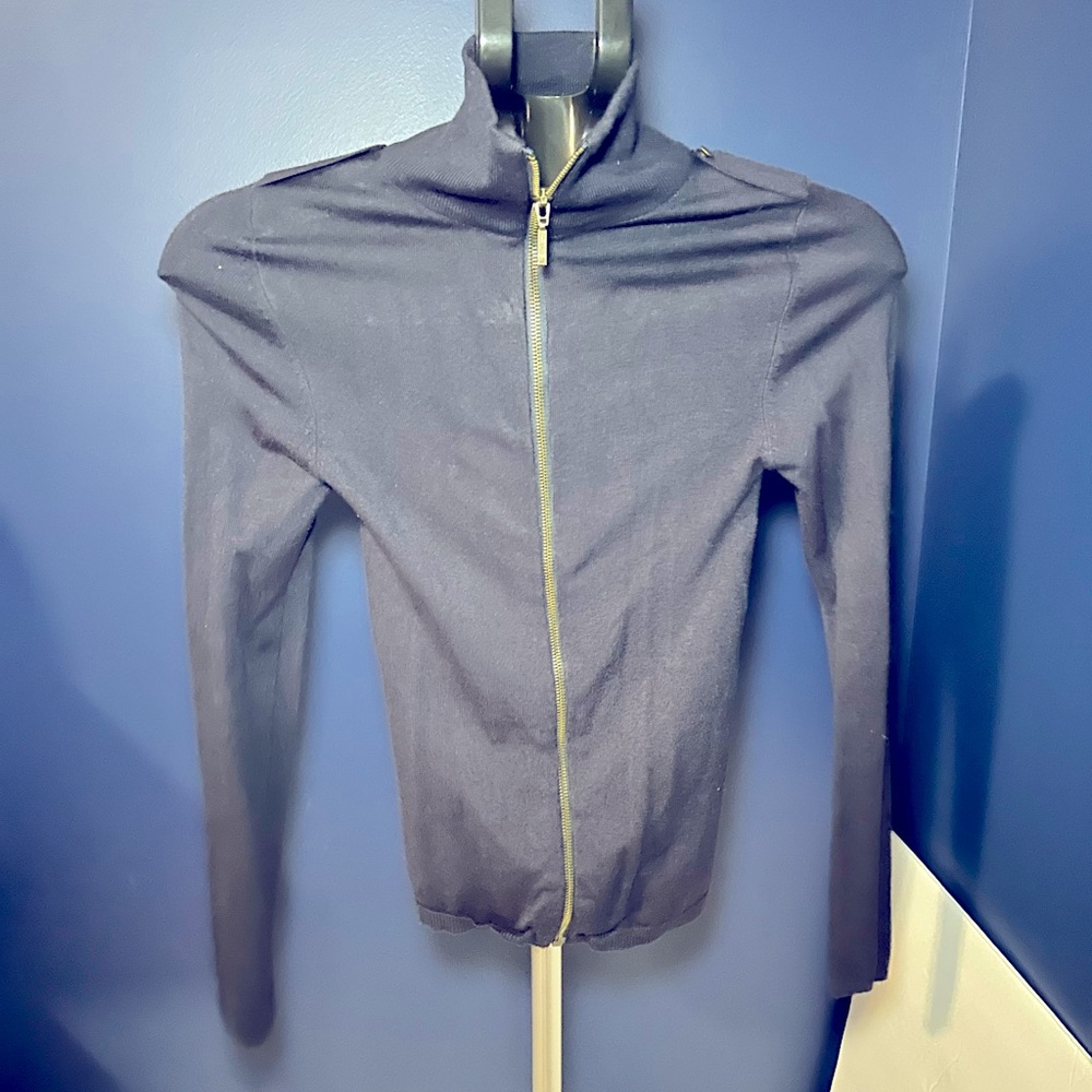 Zara women’s zip up sweater. Size xs